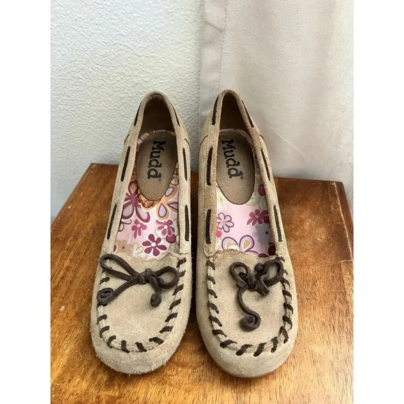 Y2K 2000s Mudd Shoes 8 Kitten Heel Moccasin Tan Suede Leather Slip On Pumps Boho - Picture 3 of 12
